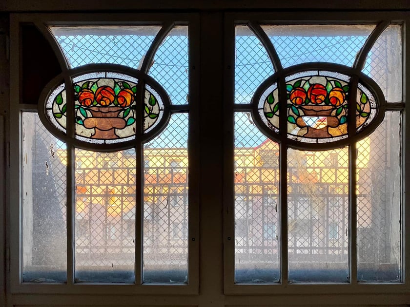 Filip Heliasz na swoich zdjęciach  pokazuje perły miejskiej architektury. Najnowsze odkrycia w kamienicach we Wrocławiu