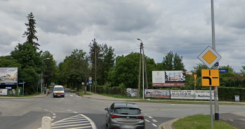 Skrzyżowanie między Maślicami a Stabłowicami zostanie przebudowane
