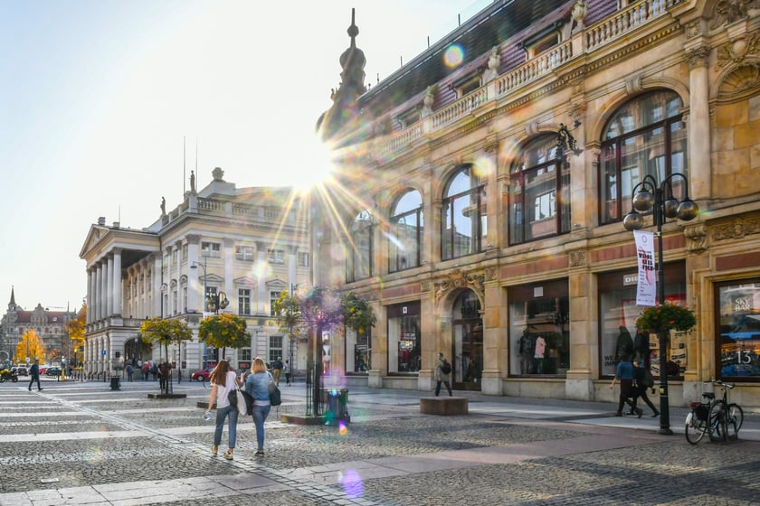 źr&oacute;dło: Otodom / zdjęcie ilustracyjne&nbsp;




Miasto


Tytuł ogłoszenia


Cena


Cena_mkw




Wrocław


Ks. Witolda | Całe 10 piętro | Penthouse 350mkw


9 450 000 zł


27 077 zł/m&sup2;




