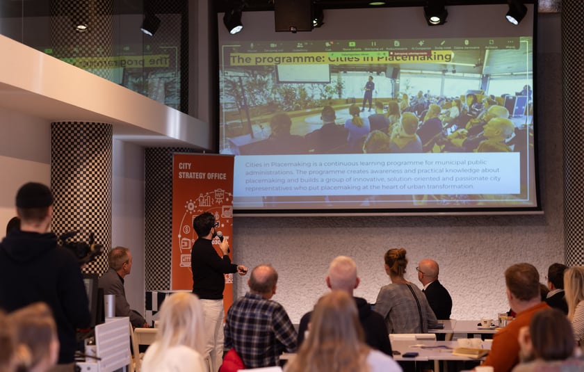 Uczestnicy warsztatów w ramach programu „Cities in Placemaking”.