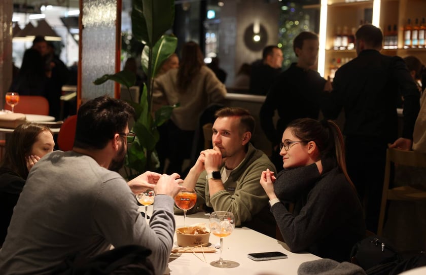Strefa Pedet to nowa części gastronomiczno-kulturalna inspirowana food halą. Ofertę Pedetu tworzy siedem autorskich punktów gastronomicznych reprezentowanych przez znanych restauratorów.