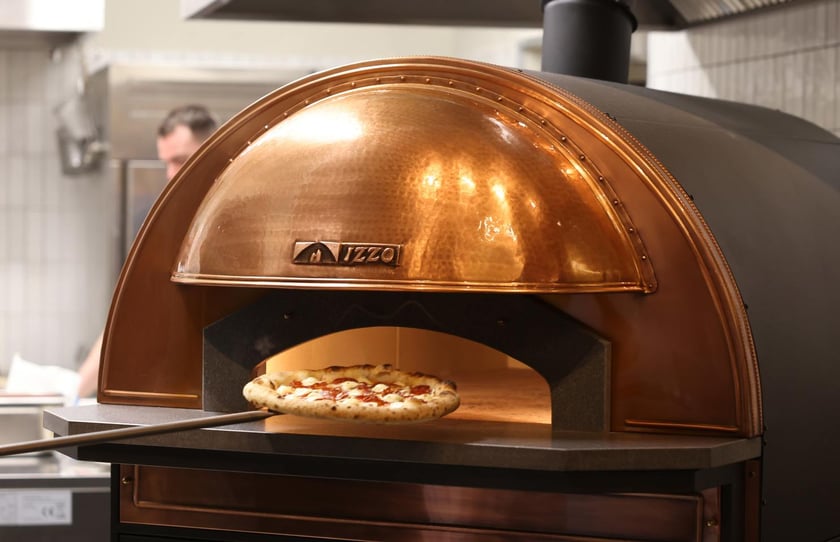 Strefa Pedet to nowa części gastronomiczno-kulturalna inspirowana food halą. Ofertę Pedetu tworzy siedem autorskich punktów gastronomicznych reprezentowanych przez znanych restauratorów.