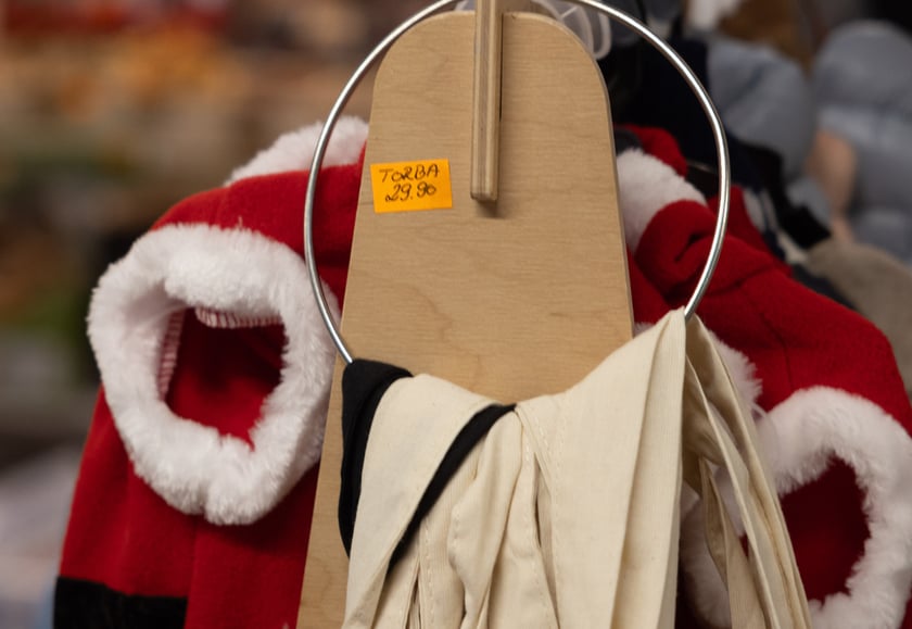 Stoiska i produkty w Hali Targowej