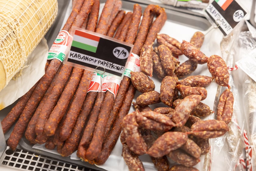 Stoiska i produkty w Hali Targowej