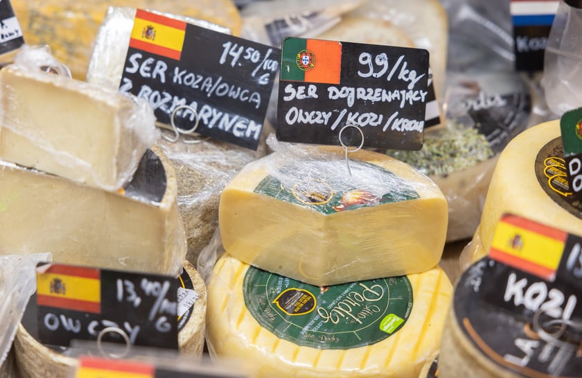 Stoiska i produkty w Hali Targowej