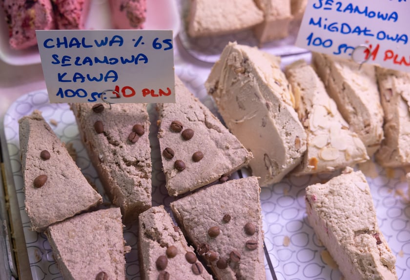 Stoiska i produkty w Hali Targowej