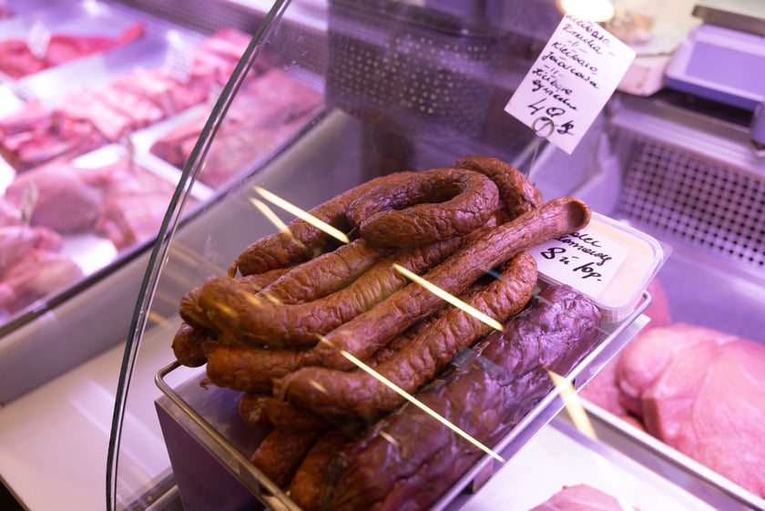 Stoiska i produkty w Hali Targowej