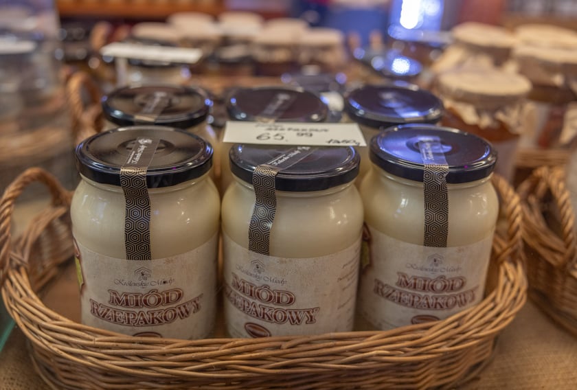 Stoiska i produkty w Hali Targowej