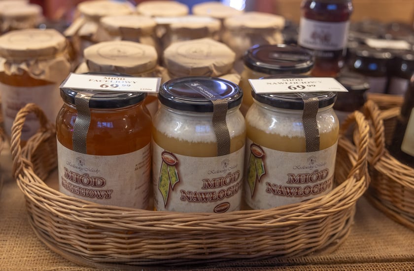 Stoiska i produkty w Hali Targowej