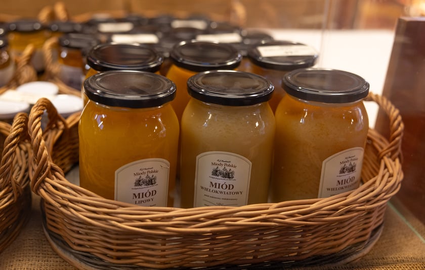 Stoiska i produkty w Hali Targowej