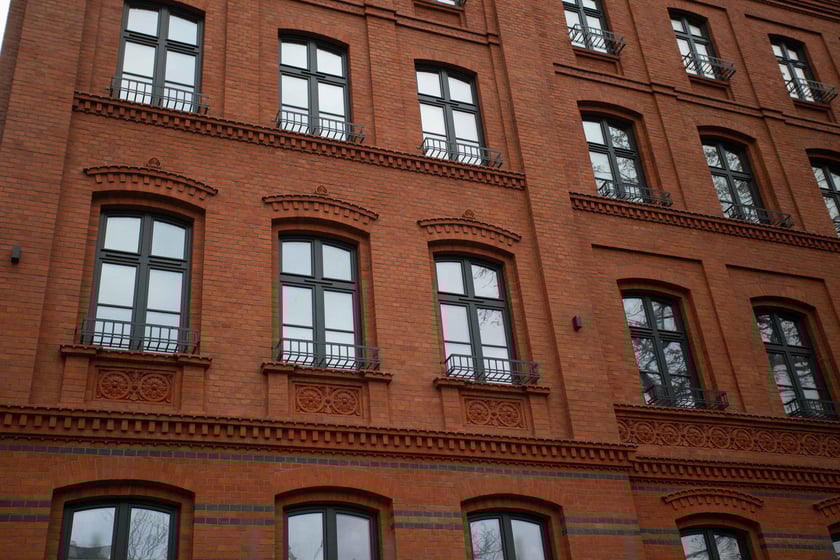 Bulwar Drobnera to dwa budynki powstałe w miejscu dawnej szkoły. Jej elewacja została wykorzystana w jednym z gmachów