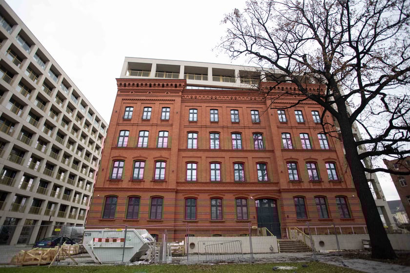 Bulwar Drobnera to dwa budynki powstałe w miejscu dawnej szkoły. Jej elewacja została wykorzystana w jednym z gmachów