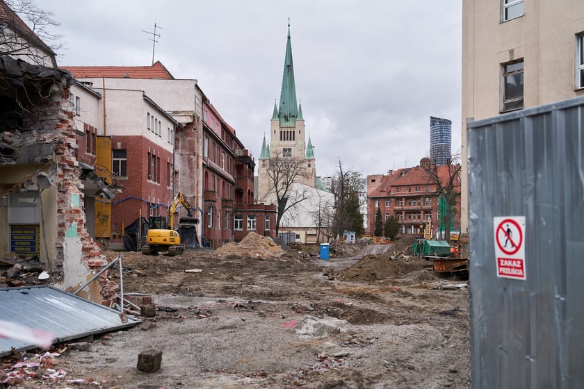 Dawny szpital kolejowy, ruszyła tam buudowa Sudei - nowego osiedla, 4 stycznia 2024 r.