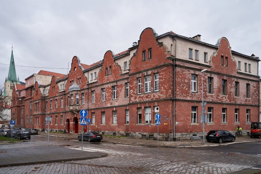 Dawny szpital kolejowy, ruszyła tam buudowa Sudei - nowego osiedla, 4 stycznia 2024 r.