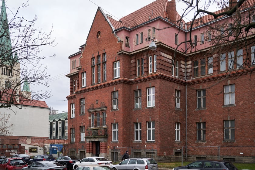 Dawny szpital kolejowy, ruszyła tam buudowa Sudei - nowego osiedla, 4 stycznia 2024 r.