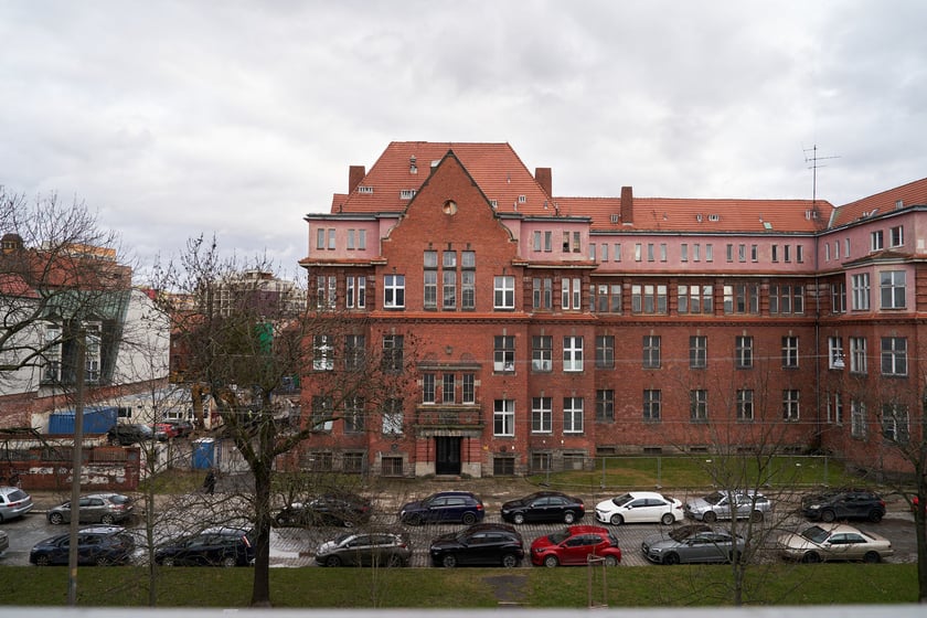 Dawny szpital kolejowy, ruszyła tam buudowa Sudei - nowego osiedla, 4 stycznia 2024 r.