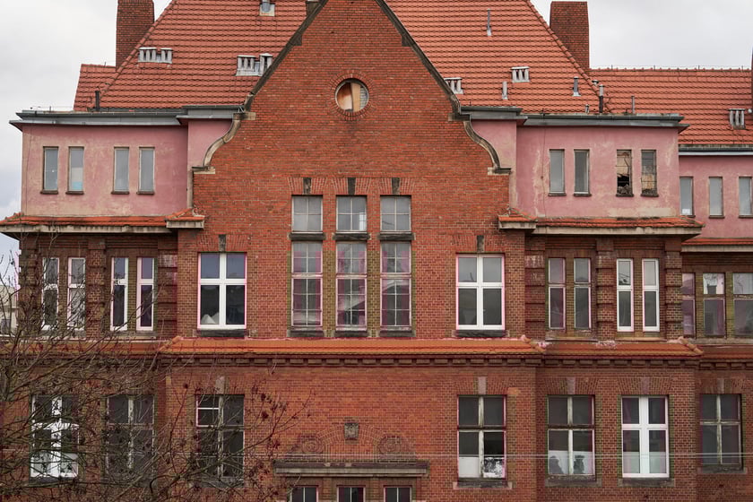 Dawny szpital kolejowy, ruszyła tam buudowa Sudei - nowego osiedla, 4 stycznia 2024 r.