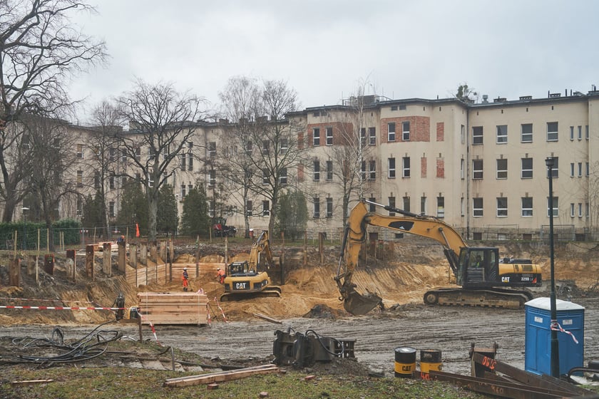 Dawny szpital kolejowy, ruszyła tam buudowa Sudei - nowego osiedla, 4 stycznia 2024 r.