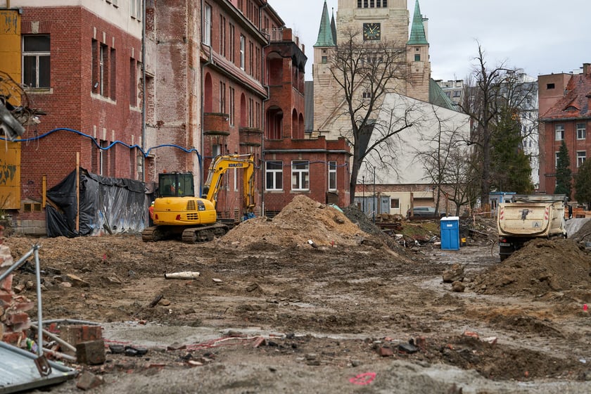 Dawny szpital kolejowy, ruszyła tam buudowa Sudei - nowego osiedla, 4 stycznia 2024 r.