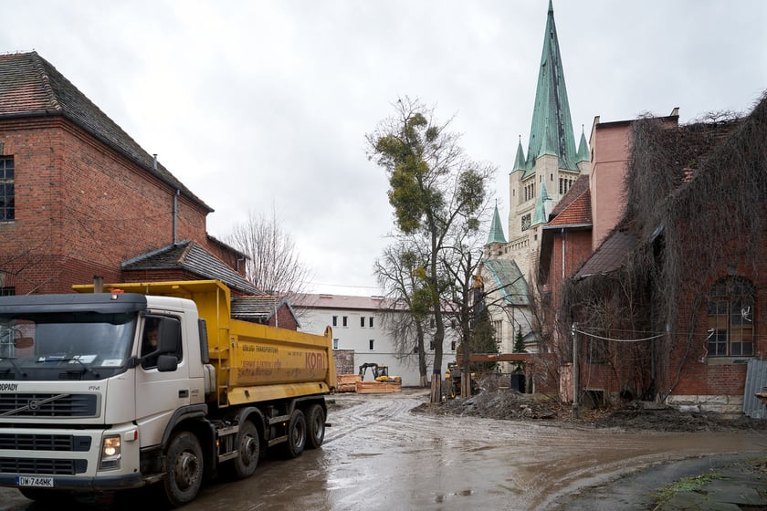 Dawny szpital kolejowy, ruszyła tam buudowa Sudei - nowego osiedla, 4 stycznia 2024 r.