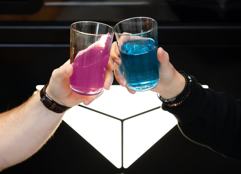 Robbie Drink - robot do przygotowywania drinków przy pomocy AI.