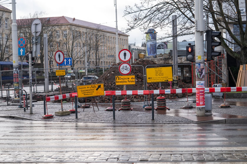 Aktualny stan prac przy przebudowie esplanady 14.01.2024