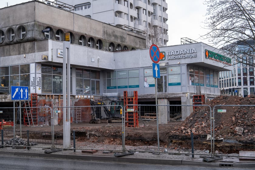 Aktualny stan prac przy przebudowie esplanady 14.01.2024