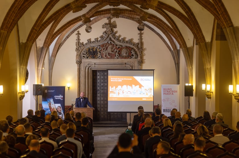 Uczestnicy spotkania  dotyczącego strategii Wrocławia 2050