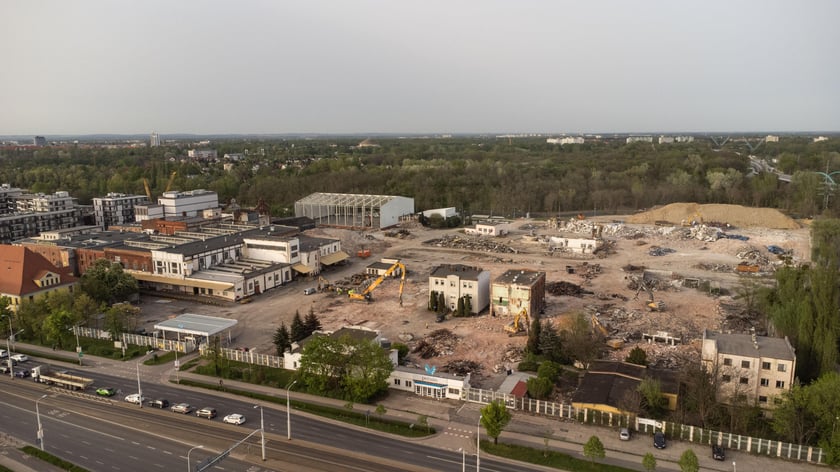 Rozbiórka budynków fabryki Persan (dawnej tam była Pollena) w kwietniu 2024 roku przy ul. Krakowskiej
