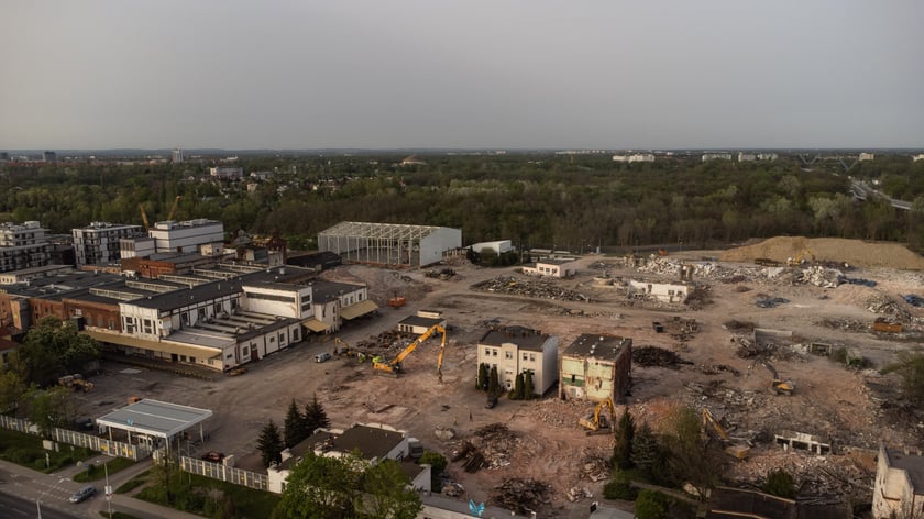 Rozbiórka budynków fabryki Persan (dawnej tam była Pollena) w kwietniu 2024 roku przy ul. Krakowskiej