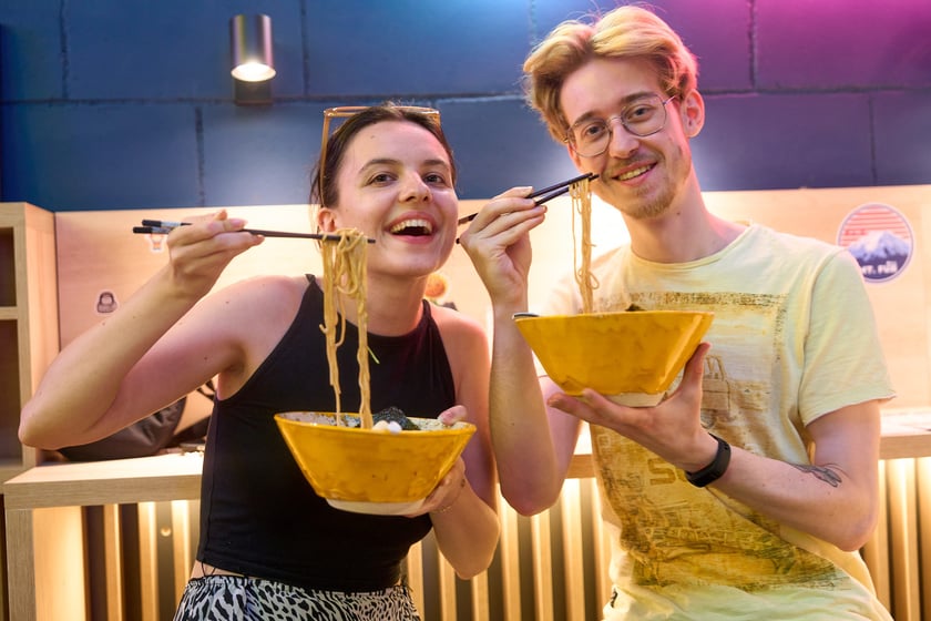 Goście Vegan AF Ramen przy ul. Oławskiej