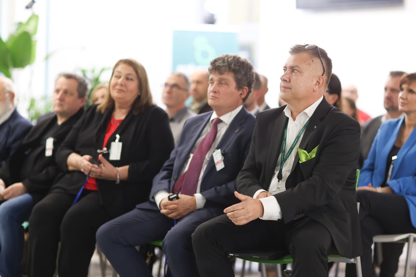 Uroczystość wkopania kamienia węgielnego pod  budowę fabryki Solventum we Wrocławiu.