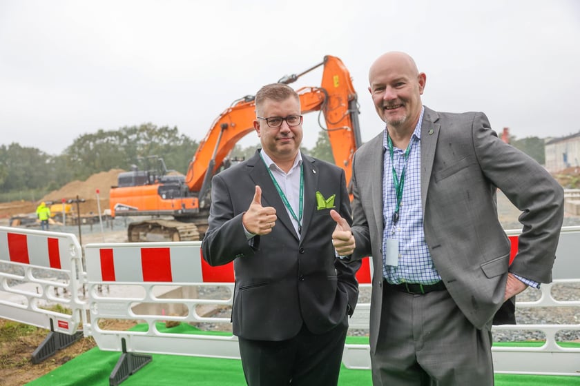 Uroczystość wkopania kamienia węgielnego pod  budowę fabryki Solventum we Wrocławiu.