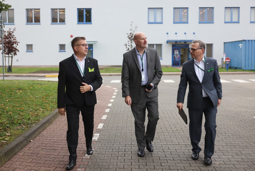 Uroczystość wkopania kamienia węgielnego pod  budowę fabryki Solventum we Wrocławiu.