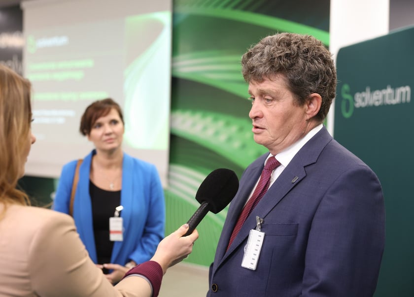 Uroczystość wkopania kamienia węgielnego pod  budowę fabryki Solventum we Wrocławiu.