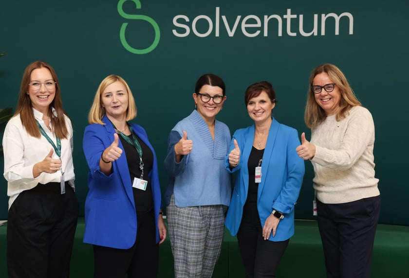 Uroczystość wkopania kamienia węgielnego pod  budowę fabryki Solventum we Wrocławiu.