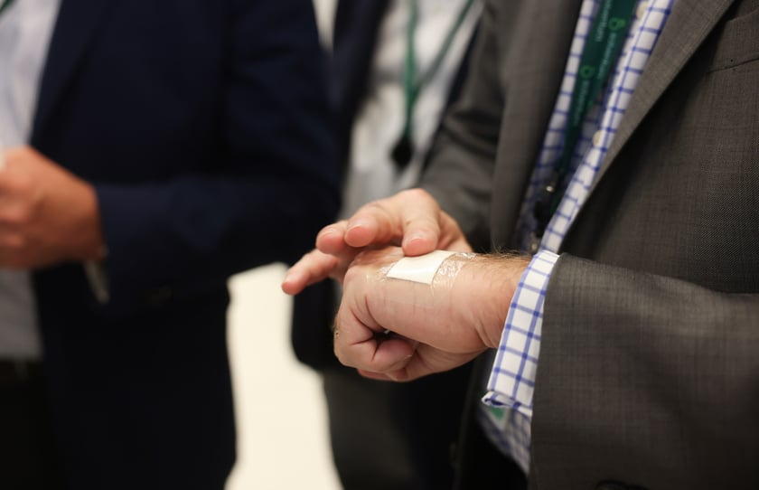 Uroczystość wkopania kamienia węgielnego pod  budowę fabryki Solventum we Wrocławiu.