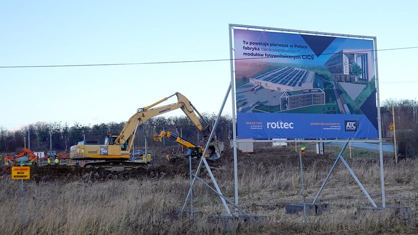 Spółka Roltec buduje na wrocławskim Jerzmanowie pierwszą w Polsce fabrykę modułów solarnych w technologii CIGS.