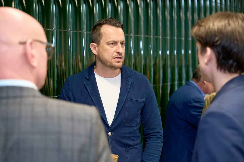 Uczestnicy  konferencji „Mix pokoleń = max wyników. Pokolenie Z i 50+ na rynku pracy”