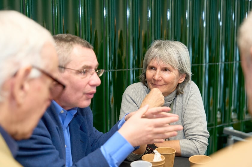 Uczestnicy  konferencji „Mix pokoleń = max wyników. Pokolenie Z i 50+ na rynku pracy”