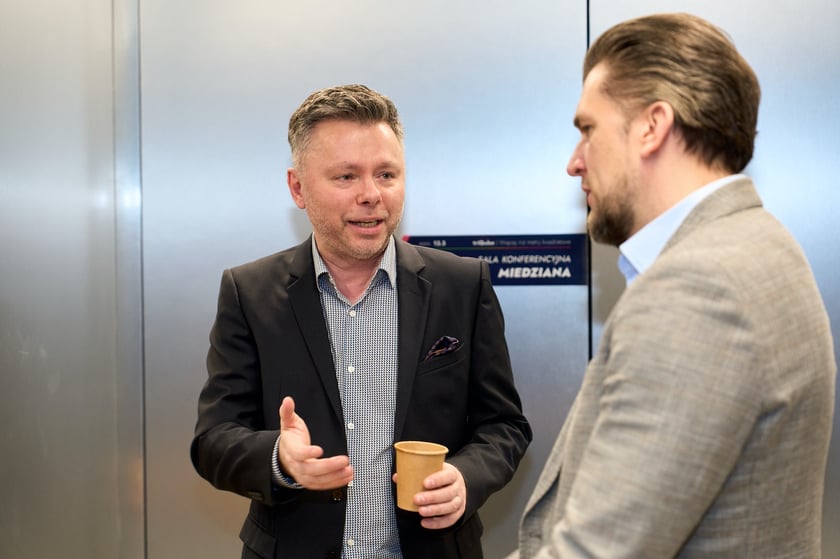 Uczestnicy  konferencji „Mix pokoleń = max wyników. Pokolenie Z i 50+ na rynku pracy”