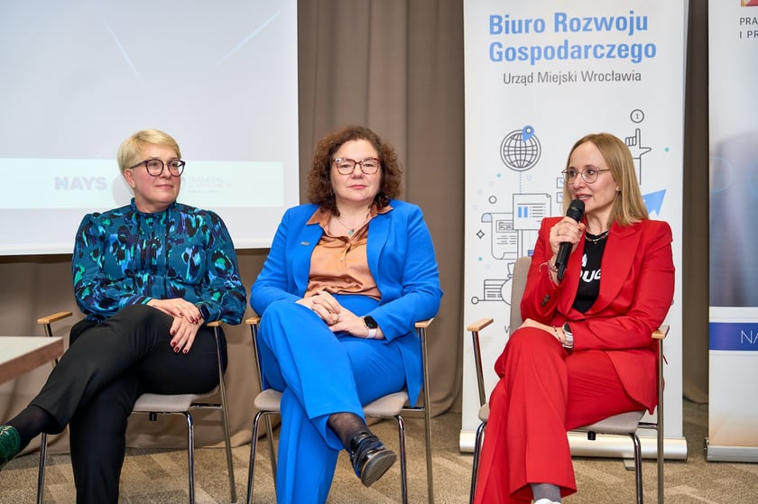 Uczestnicy  konferencji „Mix pokoleń = max wyników. Pokolenie Z i 50+ na rynku pracy”