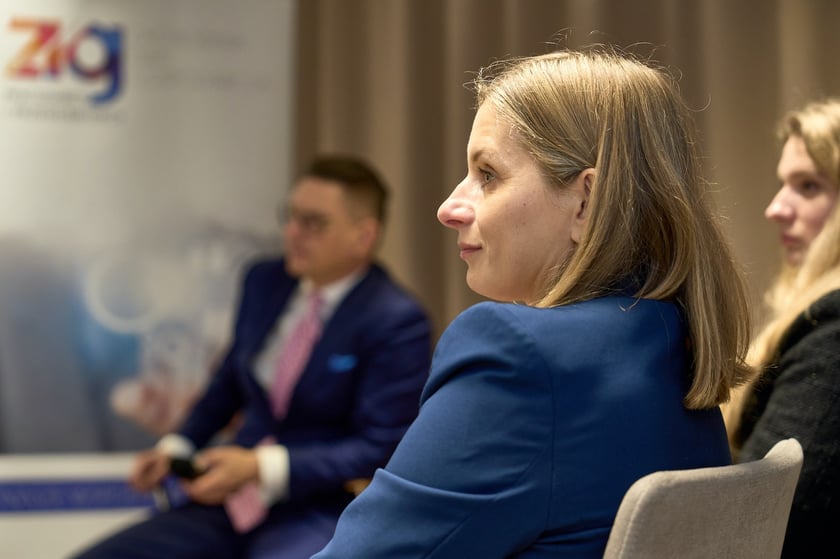 Uczestnicy  konferencji „Mix pokoleń = max wyników. Pokolenie Z i 50+ na rynku pracy”
