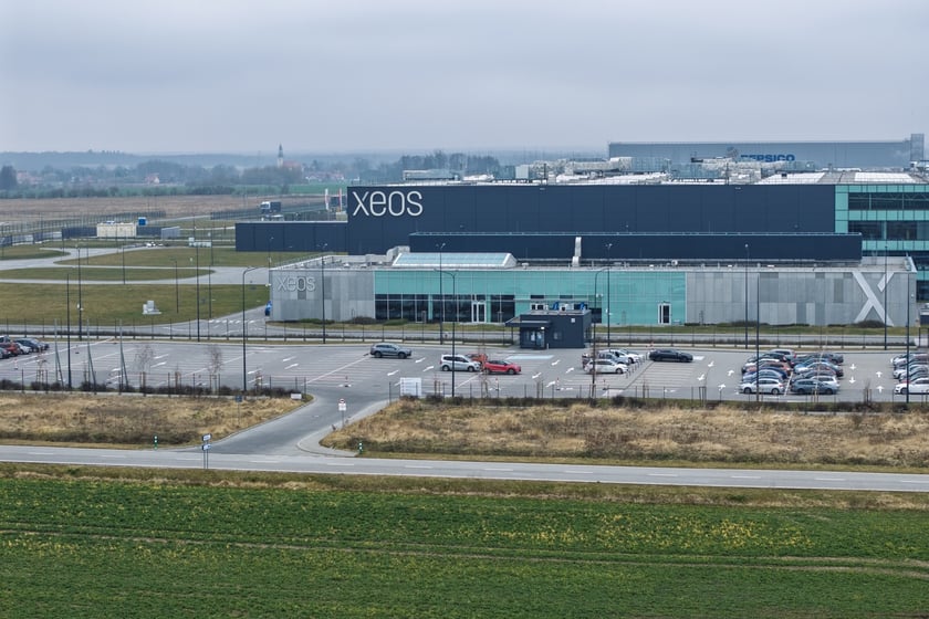 Spółka GE Aerospace ogłosiła w poniedziałek 24 marca oficjalne otwarcie nowoczesnego zakładu obsługi technicznej silników lotniczych XEOS w Środzie Śląskiej koło Wrocławia