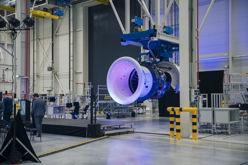 Spółka GE Aerospace ogłosiła w poniedziałek 24 marca oficjalne otwarcie nowoczesnego zakładu obsługi technicznej silników lotniczych XEOS w Środzie Śląskiej koło Wrocławia