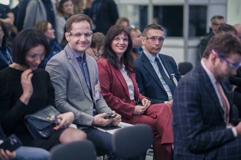 Spółka GE Aerospace ogłosiła w poniedziałek 24 marca oficjalne otwarcie nowoczesnego zakładu obsługi technicznej silników lotniczych XEOS w Środzie Śląskiej koło Wrocławia