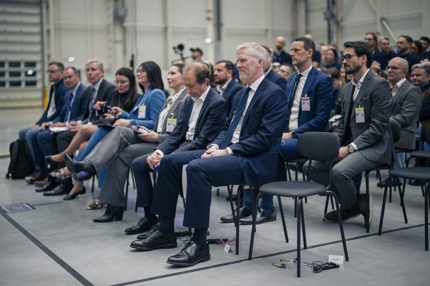 Spółka GE Aerospace ogłosiła w poniedziałek 24 marca oficjalne otwarcie nowoczesnego zakładu obsługi technicznej silników lotniczych XEOS w Środzie Śląskiej koło Wrocławia