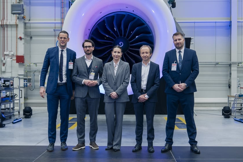 Spółka GE Aerospace ogłosiła w poniedziałek 24 marca oficjalne otwarcie nowoczesnego zakładu obsługi technicznej silników lotniczych XEOS w Środzie Śląskiej koło Wrocławia