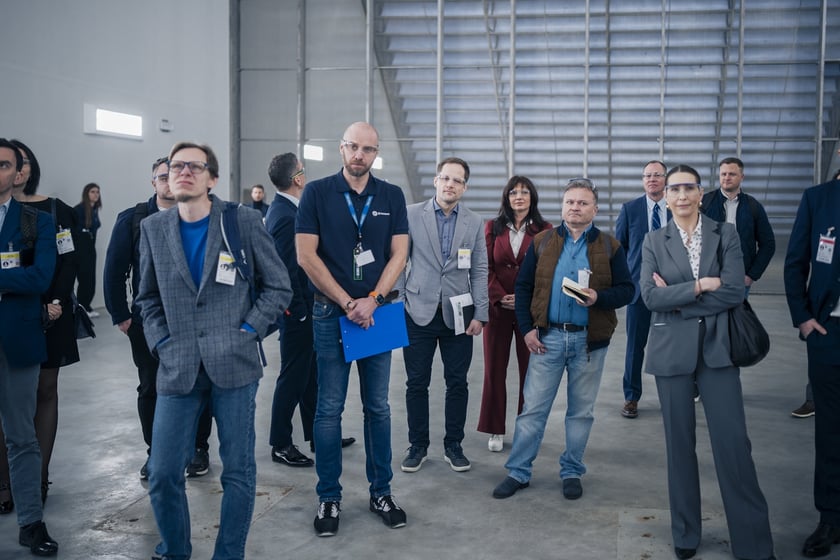 Spółka GE Aerospace ogłosiła w poniedziałek 24 marca oficjalne otwarcie nowoczesnego zakładu obsługi technicznej silników lotniczych XEOS w Środzie Śląskiej koło Wrocławia