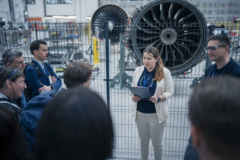 Spółka GE Aerospace ogłosiła w poniedziałek 24 marca oficjalne otwarcie nowoczesnego zakładu obsługi technicznej silników lotniczych XEOS w Środzie Śląskiej koło Wrocławia